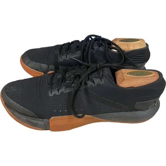 EUC Under Armour Mens Size US 8 Black Gum Bottom Tri Base Reign Trainer Shoes
