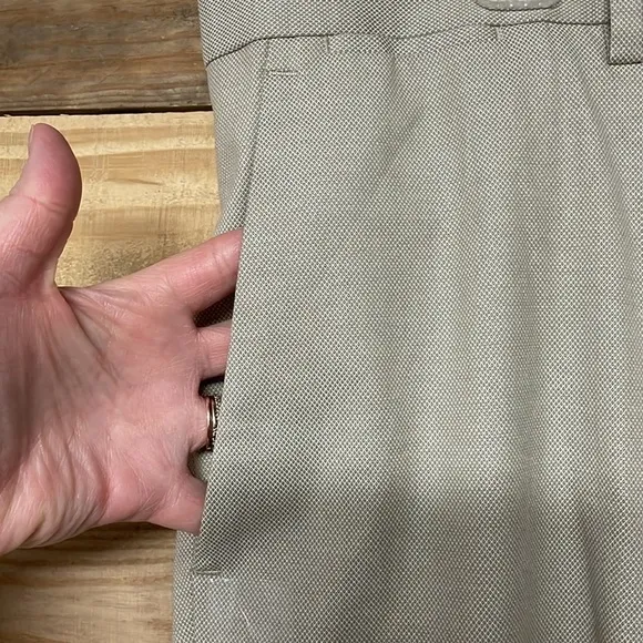 Express size 40x34 light tan color classic stretch dress pants