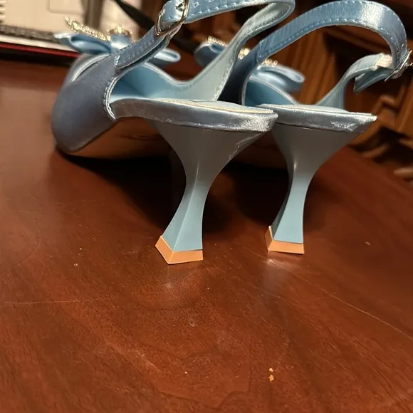 EY especially yours Blue Boutique Jeweled Bow Slingback SZ9