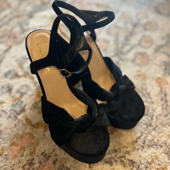 Falura Black Velvet Knotted Platform High Heel Sandals