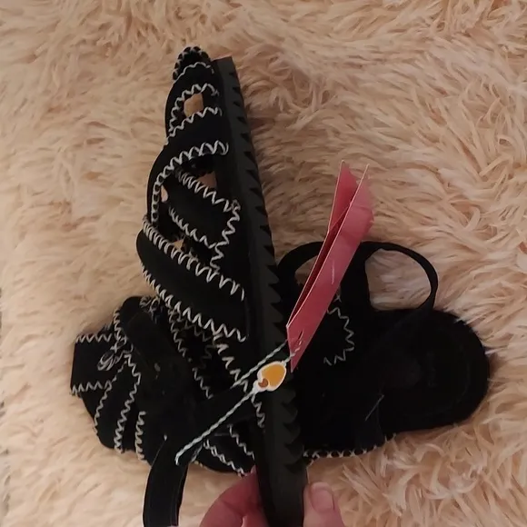 Farm Rio Black Zigzag Stitch Sandals NWOB