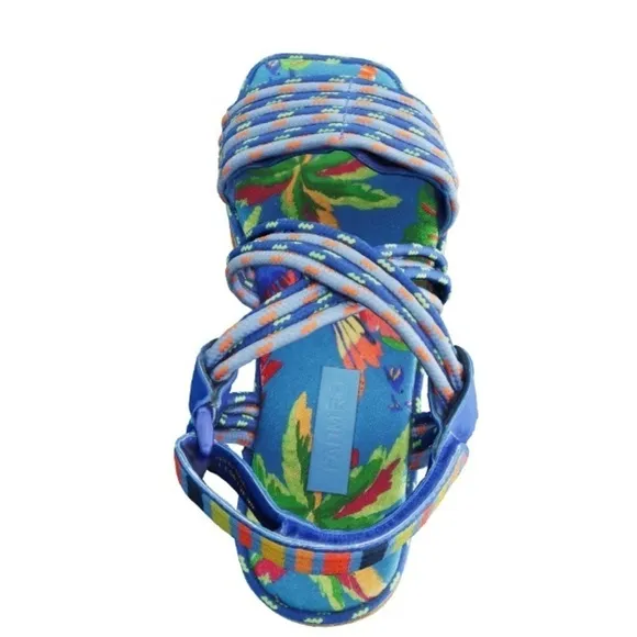 Farm Rio Blue macaw platform sandals 8 NWT