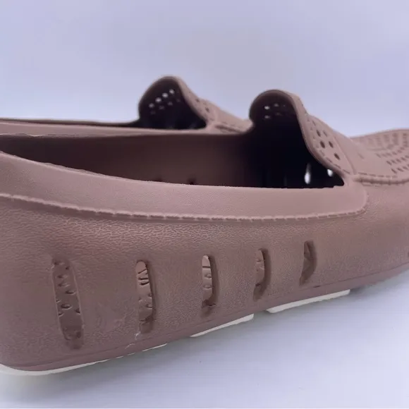 Floafers slip-on comfy lightweight men’s water shoes Size 9