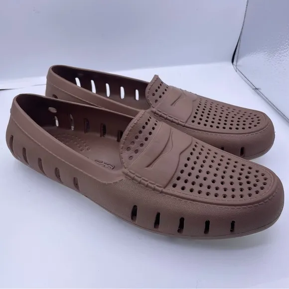Floafers slip-on comfy lightweight men’s water shoes Size 9