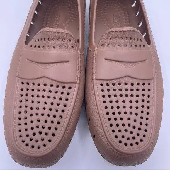 Floafers slip-on comfy lightweight men’s water shoes Size 9