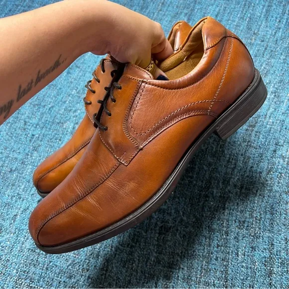 Florsheim Midtown Bike Toe Oxford Dress Shoes in Cognac Smooth Leather