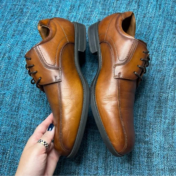 Florsheim Midtown Bike Toe Oxford Dress Shoes in Cognac Smooth Leather