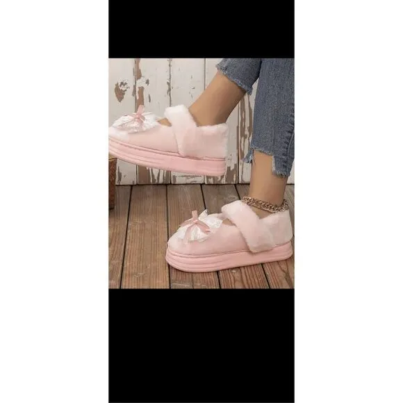 Fluffy Soft platform slipper with bow decor, non slip soles. They are so comfy !