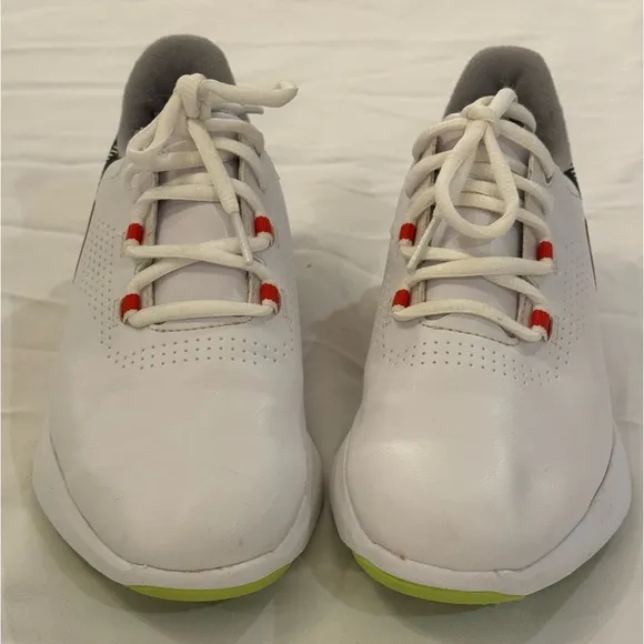 FootJoy junior Boy size 3 Fuel Golf Shoes.  Excellent condition. White
