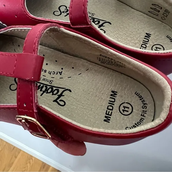 Footmates Sherry Mary Jane Shoes Red Leather Strap EXCELLENT CONDITION Size 11