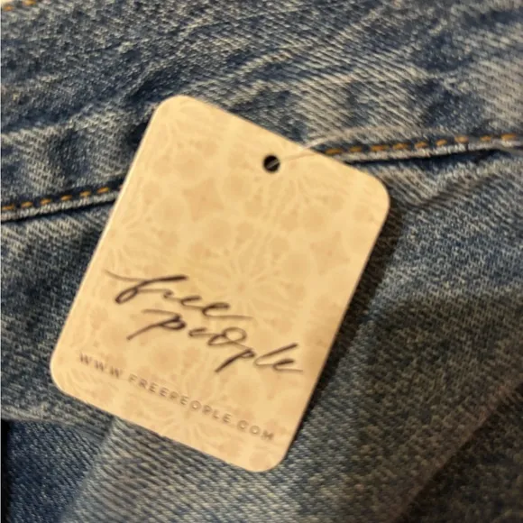 Free People/We the Free Slouchy Denim Montana Jean Shorts in Haven Size 33. NWT