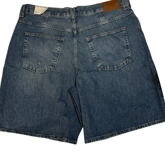 Free People/We the Free Slouchy Denim Montana Jean Shorts in Haven Size 33. NWT