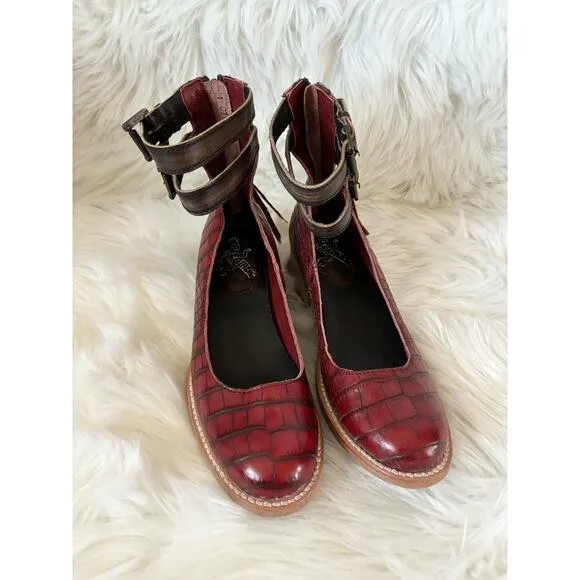 FREEBIRD BY STEVEN Maribel Red Croco Strappy Shoes 7