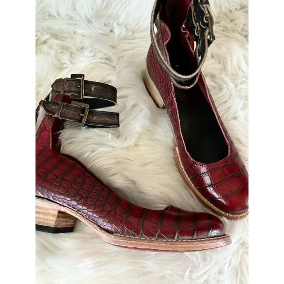 FREEBIRD BY STEVEN Maribel Red Croco Strappy Shoes 7