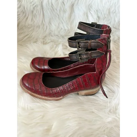 FREEBIRD BY STEVEN Maribel Red Croco Strappy Shoes 7