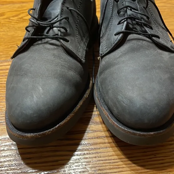 Frye and Company brand men’s suede leather Oxford shoes. Lace up style. …