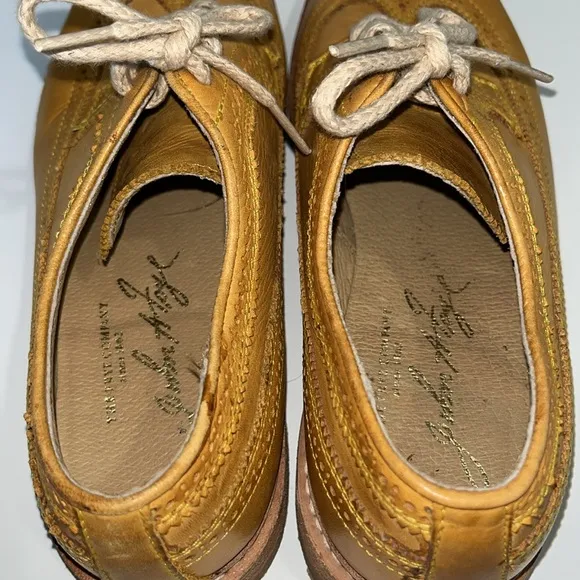 Frye Men’s Tan Leather Oxford Wingtip Shoes Sz 8 Dress Classic Perforated Laces