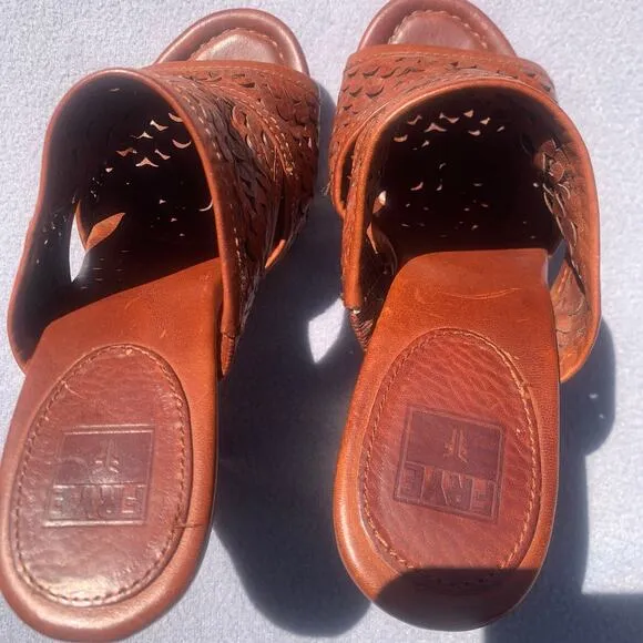 Frye Shoes 7 Sage Laser Cut Slide Leather Platform Stacked Heel Sandal Wood