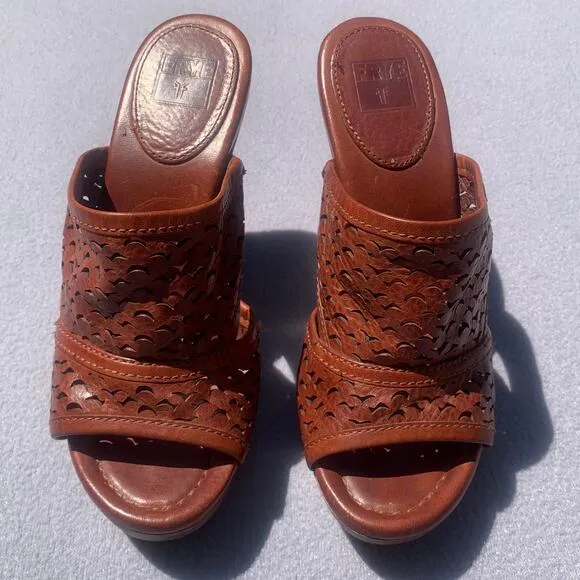 Frye Shoes 7 Sage Laser Cut Slide Leather Platform Stacked Heel Sandal Wood