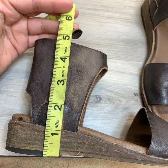 Gee WaWa Sandals Brown Gladiator Women’s Shoes Size 6M US