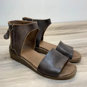 Gee WaWa Sandals Brown Gladiator Women’s Shoes Size 6M US