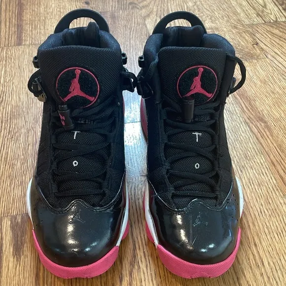 Girl’s Jordan Brand Black/Pink 6 Rings Sneakers/Shoes. Size 5.5Y.