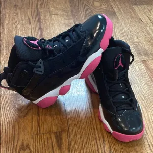Girl’s Jordan Brand Black/Pink 6 Rings Sneakers/Shoes. Size 5.5Y.