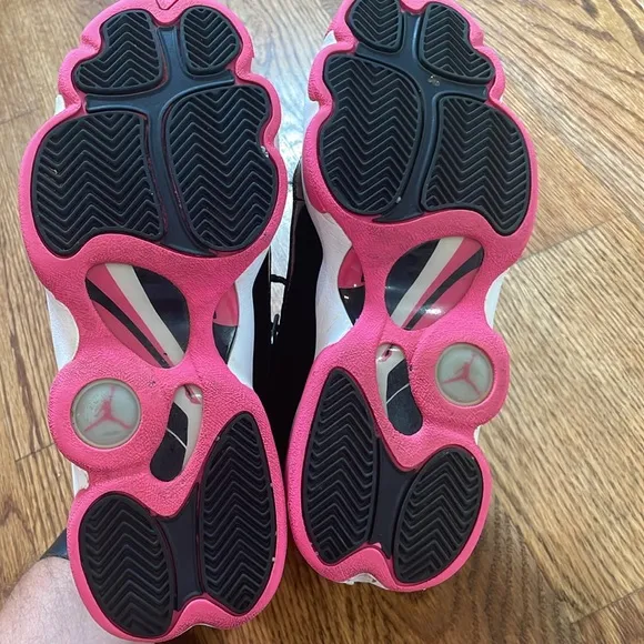 Girl’s Jordan Brand Black/Pink 6 Rings Sneakers/Shoes. Size 5.5Y.