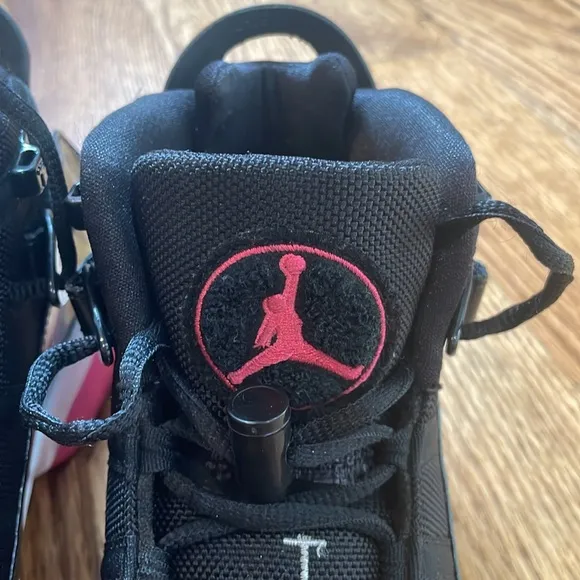 Girl’s Jordan Brand Black/Pink 6 Rings Sneakers/Shoes. Size 5.5Y.