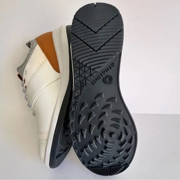 Golf Shoes Athalonz EnVe White/Tan US 8.5 Men's Spikeless Sole NIB