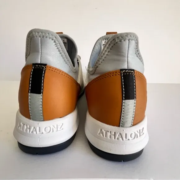 Golf Shoes Athalonz EnVe White/Tan US 8.5 Men's Spikeless Sole NIB