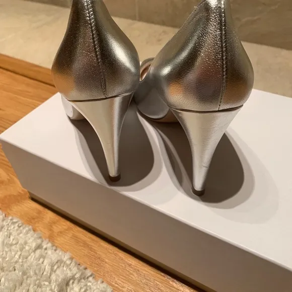 Gorgeous Pollini shoes