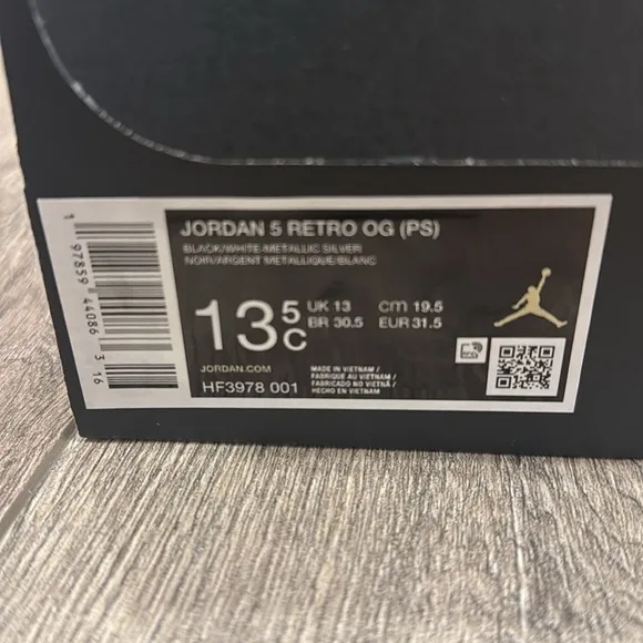 GUC Little Kids Jordan 5V Black Metallic Size 13.5C