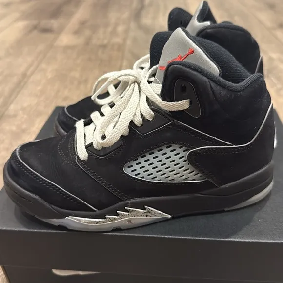 GUC Little Kids Jordan 5V Black Metallic Size 13.5C