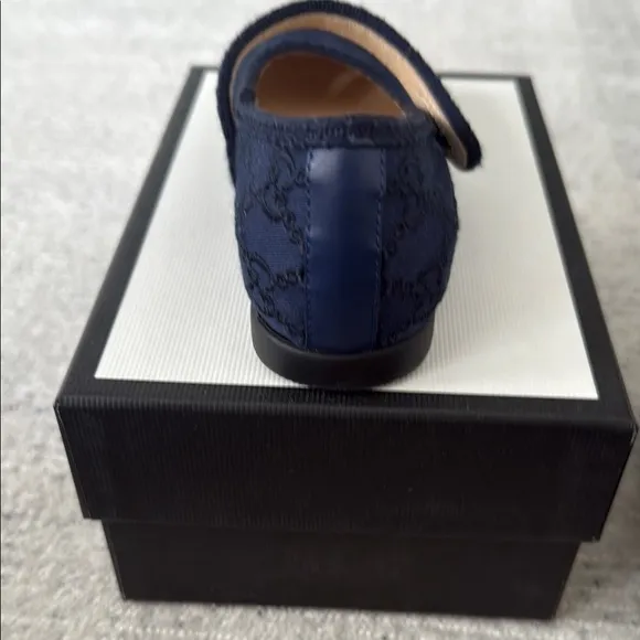 Gucci Blue Dress Shoes with Classic Mary Jane Design