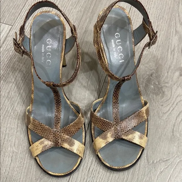 Gucci Women's Brown and Tan Sandals