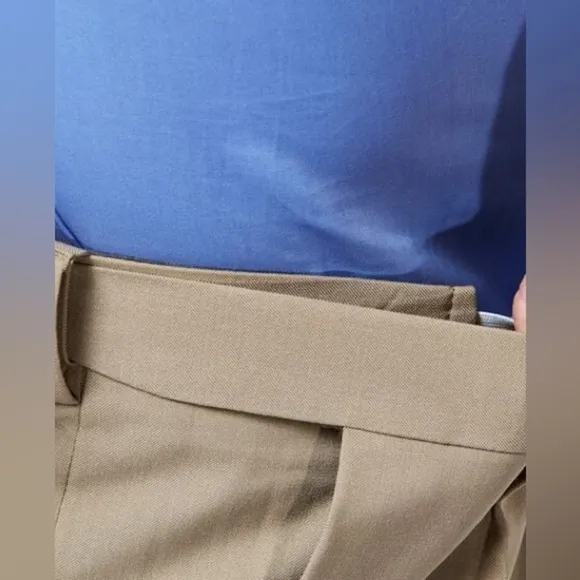 Haggar Premium Comfort Dress Pant Classic Fit 36x32 pants