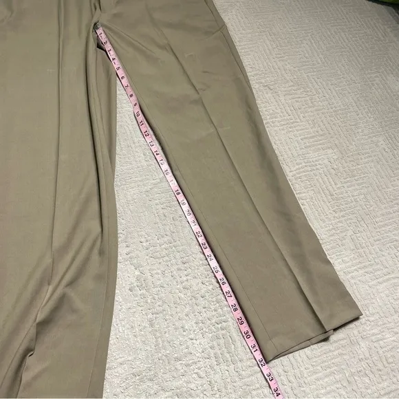 Haggar Premium Comfort Dress Pant Classic Fit 36x32 pants