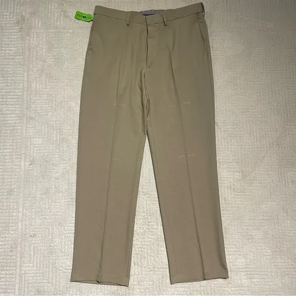 Haggar Premium Comfort Dress Pant Classic Fit 36x32 pants