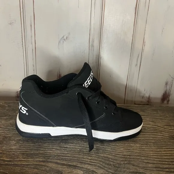 Heely’s Propel 2.0 Mens black white sneakers shoes 7