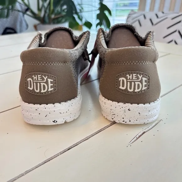 Hey Dude Wally Sox Casual Shoes Brown Women’s 10 Men’s 8