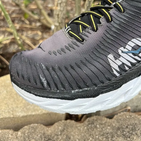 HOKA ONE ONE ARAHI 2 Men's Size 11 Athletic Shoes in Great Condition Good Soles