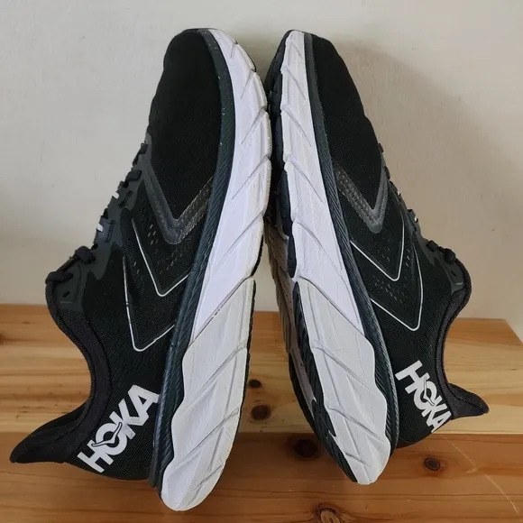 Hoka One One Arahi 5 Running Shoes Black/White Men's 10.5D Sneakers