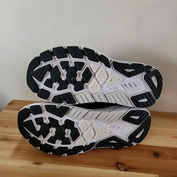 Hoka One One Arahi 5 Running Shoes Black/White Men's 10.5D Sneakers