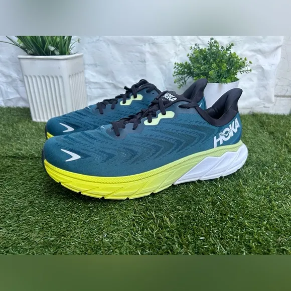Hoka One One Arahi 6 blue graphite  men Size 12.5 D gently used
