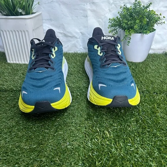 Hoka One One Arahi 6 blue graphite  men Size 12.5 D gently used