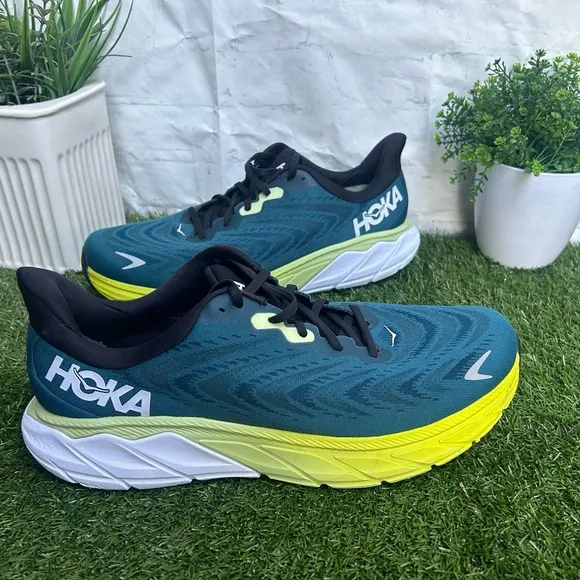 Hoka One One Arahi 6 blue graphite  men Size 12.5 D gently used