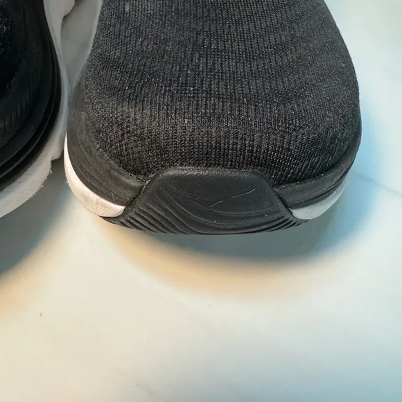 Hoka One One Gaviota 5 Women’s Size 8 Black Running Shoes Cushioned Worn Once