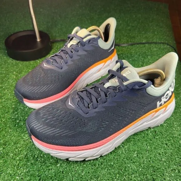 HOKA ONE ONE CLIFTON 7 WIDE - Women’s Running Shoes - SIZE 9.5D