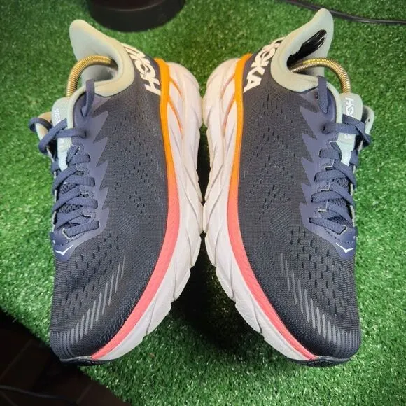 HOKA ONE ONE CLIFTON 7 WIDE - Women’s Running Shoes - SIZE 9.5D